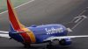 Demandan a Southwest Airlines por retrasos crónicos