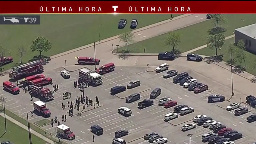 Reportan un estudiante herido tras tiroteo en una prepa de Dallas