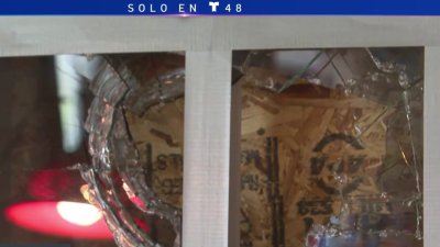 Vandalizan con piedras un negocio mexicano