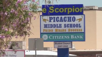 Estudiantes de escuela en Las Cruces alteran el orden en comercios cercanos.