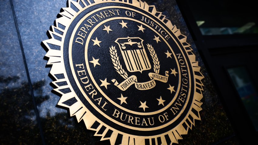 Drástico cambio: el FBI tendrá como prioridad casos de inmigración