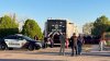 Hallan cuerpo dentro de una bolsa en vivienda; identifican a los arrestados